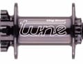 1. Boost-Nabe 110 mm: Vorne wächst die Nabenbreite um zehn Millimeter und erfordert eine neue Gabel. Wir konnten einen Steifigkeitszuwachs von 20 % messen, wobei die meisten Gabeln ohnehin steif genug sind.