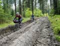 Huch, wo ist denn der Trail? Thomas und Christian gefangen in der Spur.