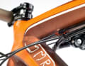 (6) Fine-tuning If the cables are too loose in the drilled stop, you can thicken the outer casing at the corresponding point with adhesive tape and fix the cable in this way.