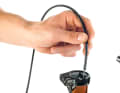 (4) Insert the cable into the seat tube and fit the seat post. If you need to feed the cable from above, you can route it from below using a gear cable.
