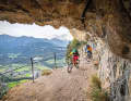 The eternal wall has become the landmark of the bike region around Bad Goisern. Anyone who has ever taken part in the Salzkammergut Trophy will know this rock gallery well.