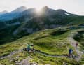 This is how it works on the roof of the Alps: the trails along the mountain ridges are sensationally flowy.