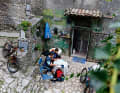 The "stone village" of Campo is ideal for an espresso break on the second day before the lakeside hustle and bustle.