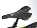 Dovetail shape and also with a hard plastic edge: not a good choice for an MTB. The edges on the saddle make it easy to get caught and, in the worst case, injure yourself. ( Photo: Daniel Simon