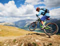 A tour straight out of a picture book: After the Passo Gallo, the lake accompanies the trail into the valley.