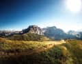 Dolomites: Summit meeting - Nowhere in the Alps are the peaks as striking as in the Dolomites. When the Sella massif and Marmolada come into view, as they do here, you have one of the best trails with lift access under your tyres.