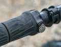 Radon Jealous 10.0: Inconspicuous and user-friendly: the Twistloc handlebar remote for locking the suspension fork.
