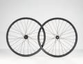 Built for the trail. The Bontrager Line Pro 30 carbon wheels are 30 millimetres wide (inner diameter) and cost 1270 euros. Lifetime warranty and free crash replacement within the first two years are great!