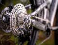 The 11-speed drivetrain from Shimano's Deore range with an 11-51 cassette also makes longer tours possible.