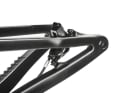 The disc brake is attached to the inside of the chainstay to allow the seatstay to flex freely and create a clean design. The post mount is suitable for 180 mm discs. The maximum brake disc size is 203 millimetres.