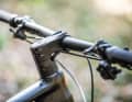 BH Lynx Race Evo Carbon: Die Kabelintegration im Vorbau sieht schick aus, verursacht aber Knicke und Scheuerstellen an den Zughüllen und erschwerte Schaltvorgänge.