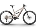 Das Decoy als 29er verfügt über 150/145 Millimeter Federweg und ist für den All-Mountain-Einsatz gedacht. Hier das Einstiegsmodell Core 2 mit Deore-Schaltgruppe und Rockshox Yari für 5299 Euro. Das Topmodell für 6999 Euro kommt mit Fox-Factory-Fahrwerk und XT-Schaltgruppe. Alle Bikes setzen auf Alu-Laufräder von Crankbrothers.