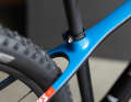 The carbon hardtail is adorned with a special Action Rookies paint finish.