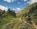 Motta Val Tasna Trail: Despite the use of the cable car, there are still almost 500 metres of real uphill flow on beautiful alpine trails.