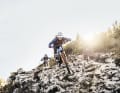 Das Cube Stereo Hybrid 140 ist kein rassiges Enduro-Bike. Dennoch nimmt es ruppige Schlüsselstellen gelassen. Mit den 150-Millimeter-Bikes von heute ist schweres Gelände kein Problem.