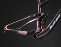 The new Anthem rear triangle dispenses with the rear pivot point at the dropout, thus saving weight.