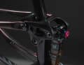 Like the main frame and rear triangle, the rocker is made of carbon fibre.