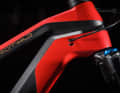 The cable routing is super clean and tidy. Rotwild has also integrated the display cables into the new stem specially developed for the 375.