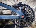 The brake mounts on the rear triangle are designed for 200 mm discs - adapter solutions are no longer required. The new, thicker Sram HS2 brake discs
 are more robust and stable than the previous models. Santa Cruz uses 200 millimetre discs at the front and rear.