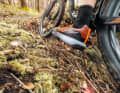 Touring shoes have to combine the best of both worlds. Grippy and comfortable like hiking boots, but at the same time stiff and powerful like racing shoes - criteria that are almost mutually exclusive. Our test shows which model manages the balancing act.