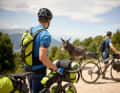 Die siebenteilige Vaude-Kollektion an Bikepacking-Taschen fasst insgesamt 42 Liter.