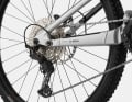 Klapperkiste? Das Alu-Modell verzichtet auf den massiven Kettenstrebenschutz des Carbon-Modells. Das könnte auf dem Trail für nerviges klappern und hässliche Lackplatzer an der Kettenstrebe sorgen.