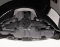 The size can be adjusted to the head using the adjustment wheel.