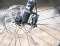 Stahlbremsscheiben von Tektro sind ungewöhnlich, sorgten beim Canyon Spectral:On aber für eine zuverlässige Bremsperformance. Eine guter Alternative zu günstigen Shimano-Scheiben, die uns in vergangenen Tests teils negativ aufgefallen waren.