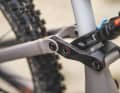 The new kinematics of the Focus Sam² rely on fewer parts and thus save weight. The bearings are equipped with an additional seal. This improves durability.