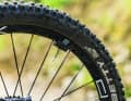 Thanks to the large magnet on the rim, the motor can recognise the movement of the rear wheel directly. This eliminates the need for the vulnerable system with speed sensor in the chainstay.