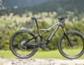 Das Rise H von Orbea kommt mit 540 Wattstunden. Die Carbon-Modelle setzen auf kleinere Akkus mit 360 Wh - in beiden Fällen fest verbaut. Orbea Rise H 10: 150/140 mm / 29 Zoll / 20,1 kg