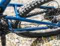A classic spoke magnet has no place on a top model for 2023. Too poorly integrated, too vulnerable, we were very surprised.