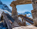 Der einstige Stolz Chamonixs, die vorletzte Berg­station vor dem Gipfel der Aigouille, ist heute eine verlassene Ruine, ein Lost Place in der Bergwelt des Mont Blancs.
