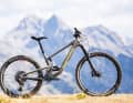 Optisch fügt sich auch das neue 5010 perfekt in die Santa-Cruz-Produktpalette, hier mit Sram GX AXS.