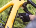 The battery is secured rattle-free in the down tube with a second screw.