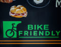 Cyclists have long been popular guests in Tuscany. Now more and more mountain bikers with and without E are joining them. 