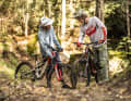 Showdown in Bischofsmais: Zum Fotoshooting und finalen Back-to-back-Runs durften sich die Tester im Bikepark am Geisskopf bei idealen Bedingungen austoben.