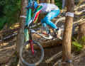 Through hell: The downhill champion from South Africa, Stefan Garlicki, manoeuvres the Alutech Sennes through "Vali's hell" on the World Cup course in Leogang. Here still with too soft a shock spring.