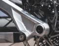 CNC-gefräst: die metallisch glänzenden Oberflächen zeigen die charakteristischen Fräsrillen.