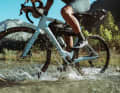 Der E-Bike-Hersteller Advanced steigt auch ins Gravelsegment ein und präsentiert das Offroad Pro Gravel.