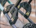 There is no quick-release mechanism for the Spider Rear Rack. However, all you need to fit all the necessary components is a size 5 Allen key. Two rubberised straps each secure the rack to the seat stays.