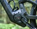 Bosch statt Shimano: Das neue Neuron:On wird vom kräftigen Performance CX angetrieben. Der Alu-Vorgänger war mit EP8 unterwegs.