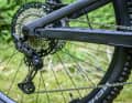 An XT rear derailleur is responsible for gear changes on the Neuron:On CF 8.