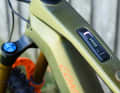 The slim Bosch system controller is located in the top tube. The battery status and U-level are displayed via coloured LEDs.