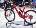 Probably the more interesting model for many: The Fantic Rampage 1.4 is not as light as the 1.2, but offers more reserves with 140 millimetres of travel and 2.4-inch tyres.