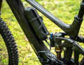The range extender (200 Wh) is simply pushed into the bottle cage and extends the range by 50 per cent.