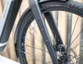 One of the reasons for the low weight: the carbon fork.