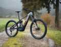 Bosch motor, short chainstays, robust equipment: the Marin Alpine Trail E is all about downhill fun.