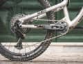 The All Mountain Pelmo is made from recycled material from the Fanes enduro frame, among other things. The milled parts come from Holland and the frame is welded in Germany.