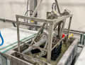 Before the frame is ready for use, it has to be hardened. This takes place in a complex process that Alutech has carried out by a partner company in Bulgaria. After hardening, the frame is cleaned in six different baths (photo).
